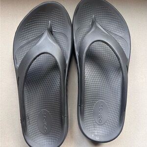 OOFOS Comfort Sandals